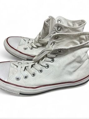 Classic High-Top white converse M-7 W-9 run a little small